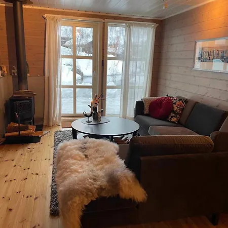 Close To Kjerag, Hiking And Lakes! Tjorhom