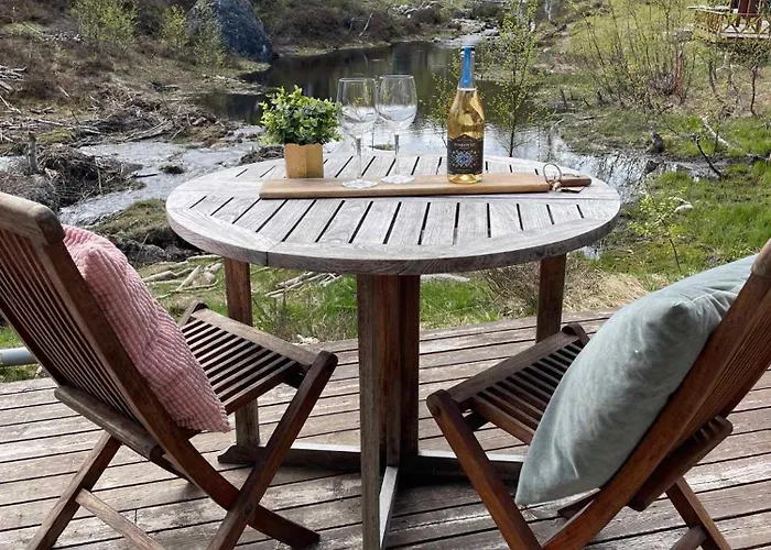 Close To Kjerag, Hiking And Lakes! Tjorhom